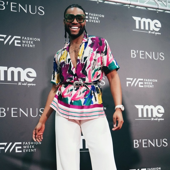 Meet your Posher, Joshua - Picture 2 of 2